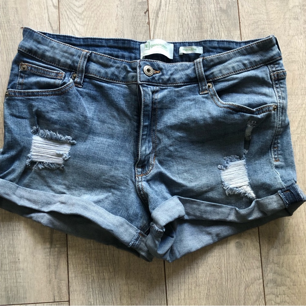 Re generation medow shorts